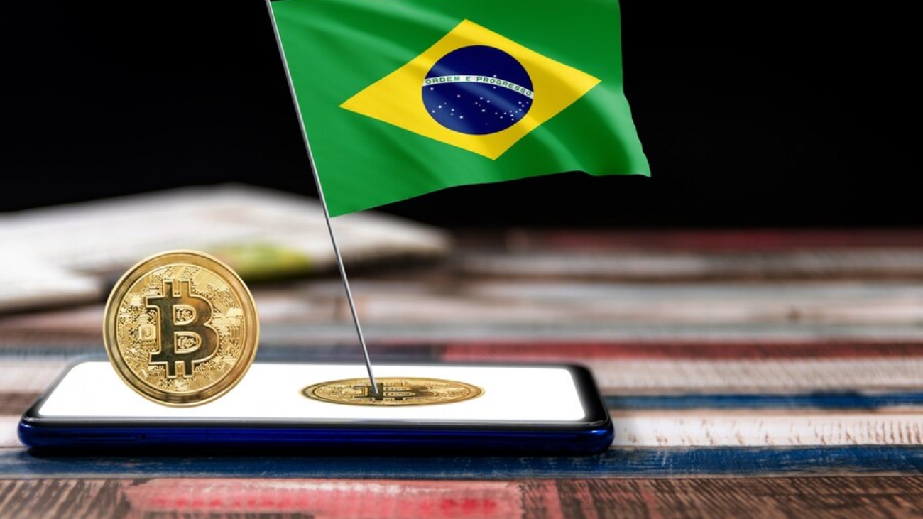 bitcoin-brasil-na-bandeira-do-brasil-noticias-bitcoin-e-situacao-juridica-no-conceito-brasil_143953-500